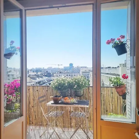 Spacious Cocoon With View Of The Eiffel Tower * Paris